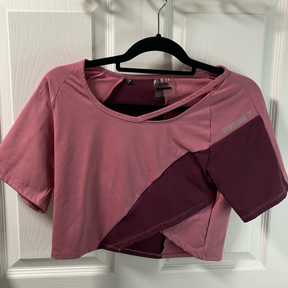 Gym shark crop top